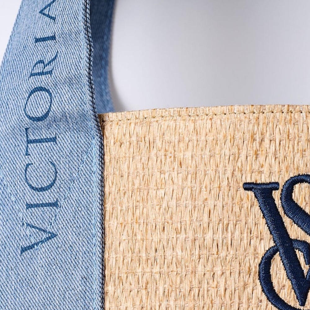 BRAND NEW VICTORIA'S SECRET Straw Tote - Picture 2 of 2